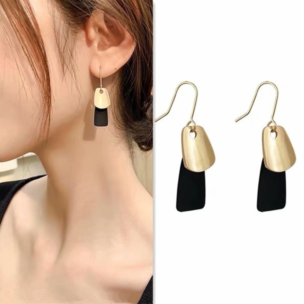 *ZENNI* Black x Gold Geometric Fashion Dangle Earrings